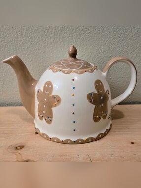 Vintage Le Gourmet Gingerbread Man Ceramic Teapot Christmas Decor